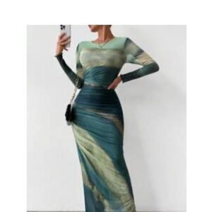 Elegant Green Long Sleeve Dress